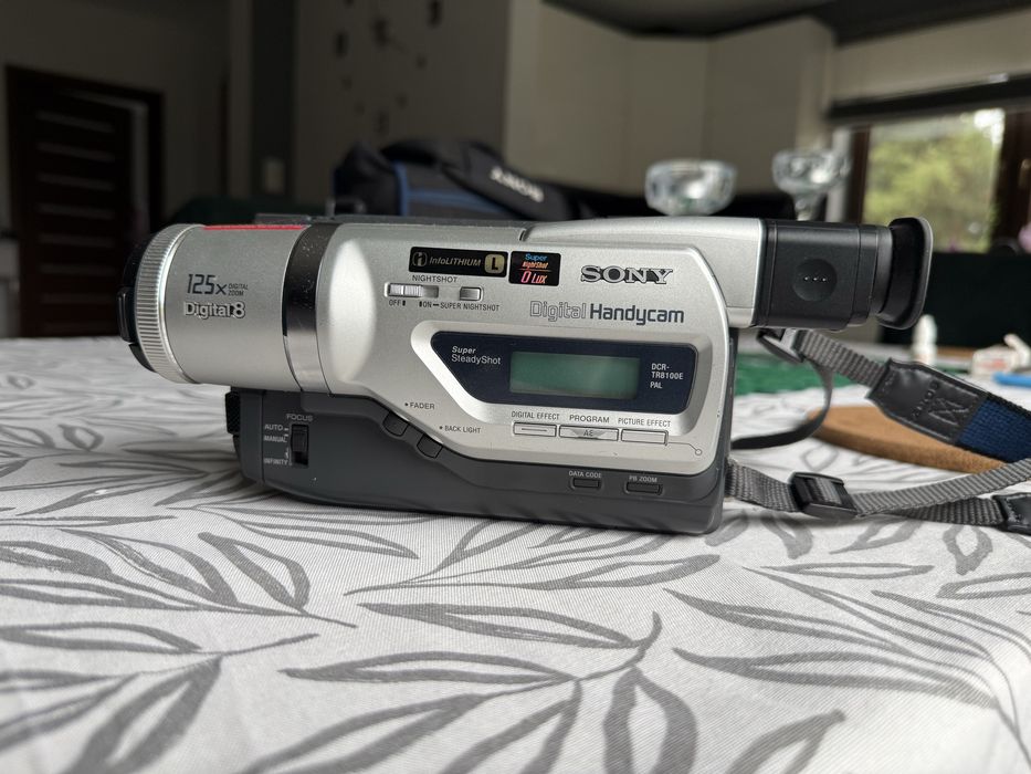 Kamera Sony DCR-TR8100E