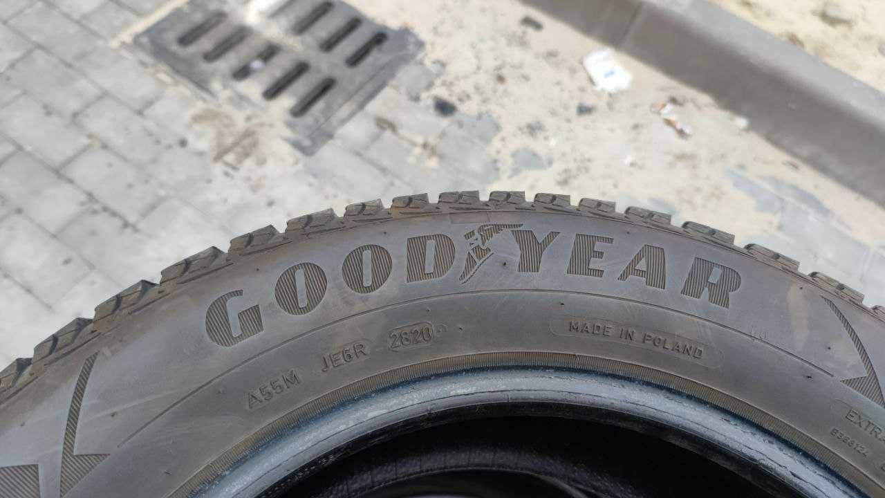 Goodyear UltraGrip Ice 2 215/60 R16 99T XL