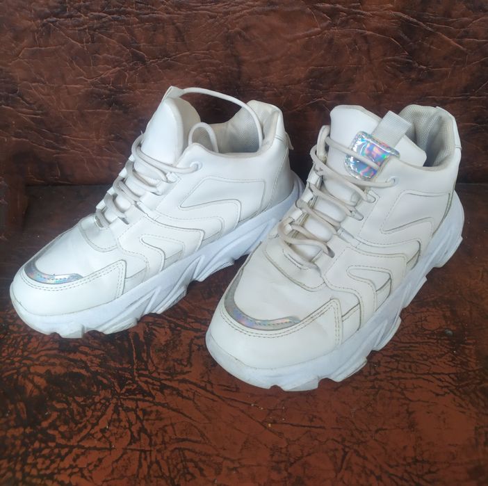 Кросівки жіночі 41 р. / Кроссовки женские