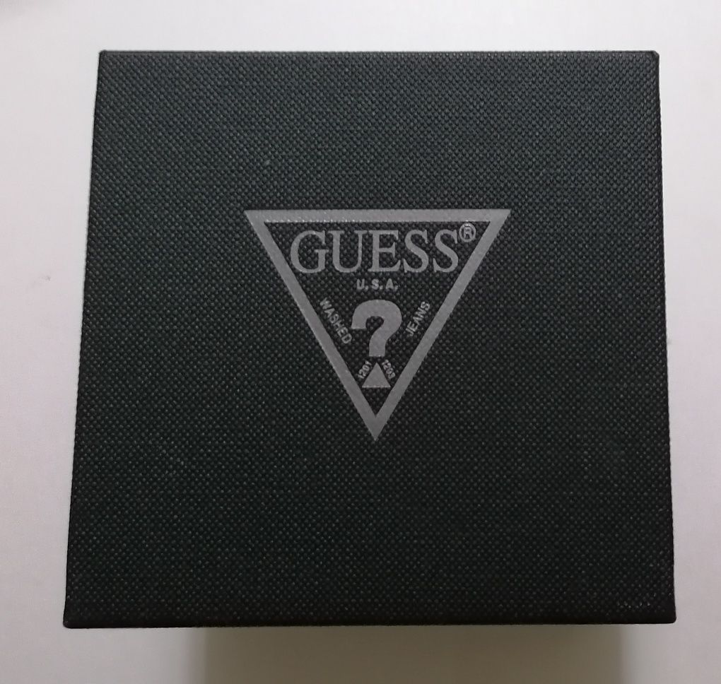 Relógio Guess com garantia.