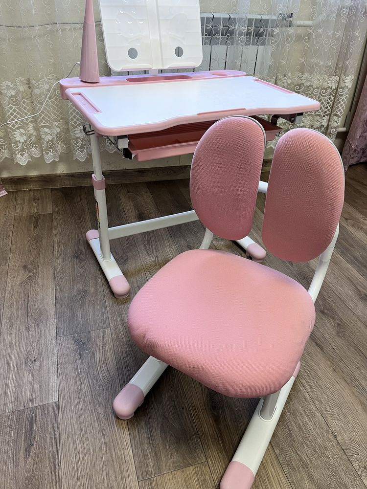 Парта рожева дитяча зі стільцем