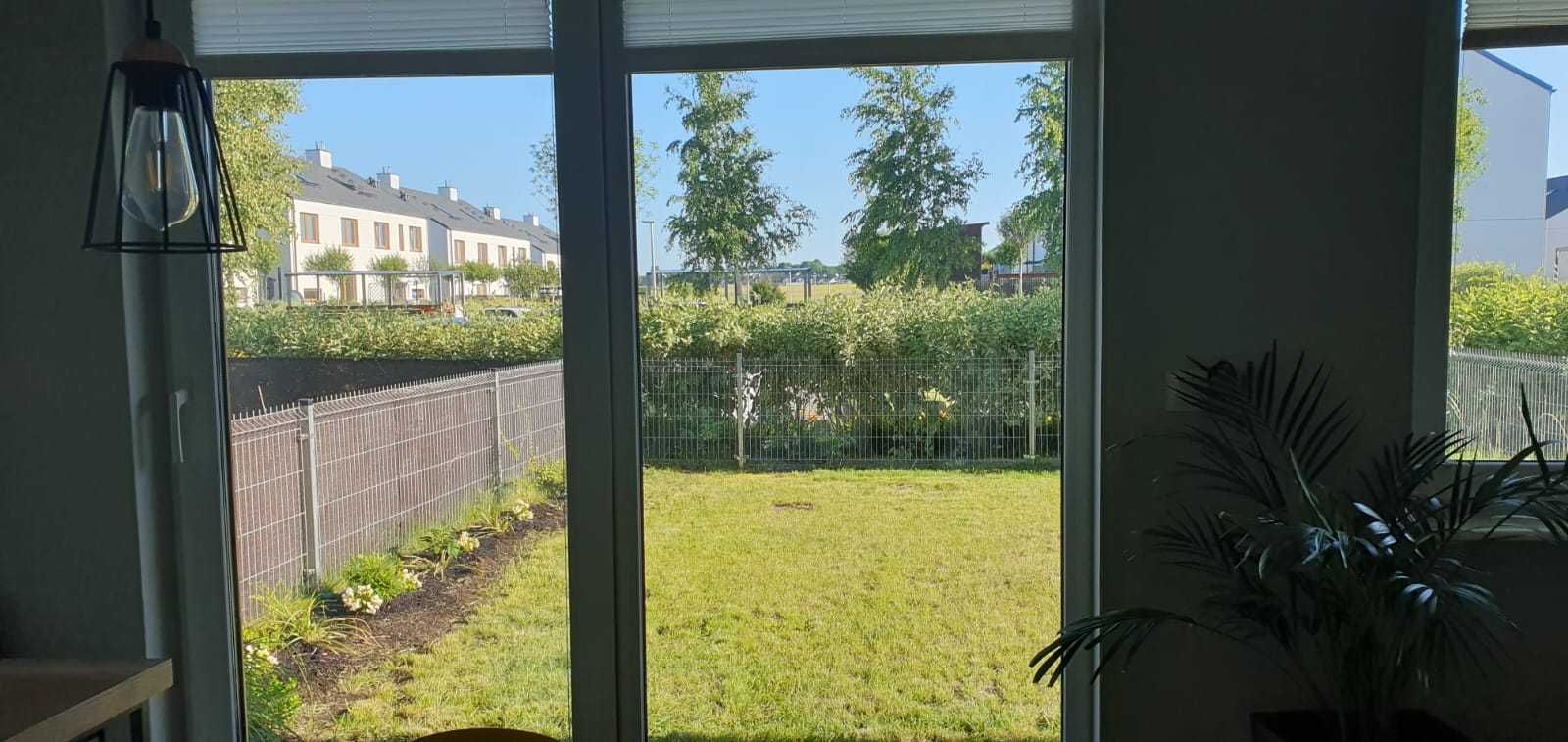 Apartament nad morzem z ogródkiem i widokiem na morze - dla 4 osób