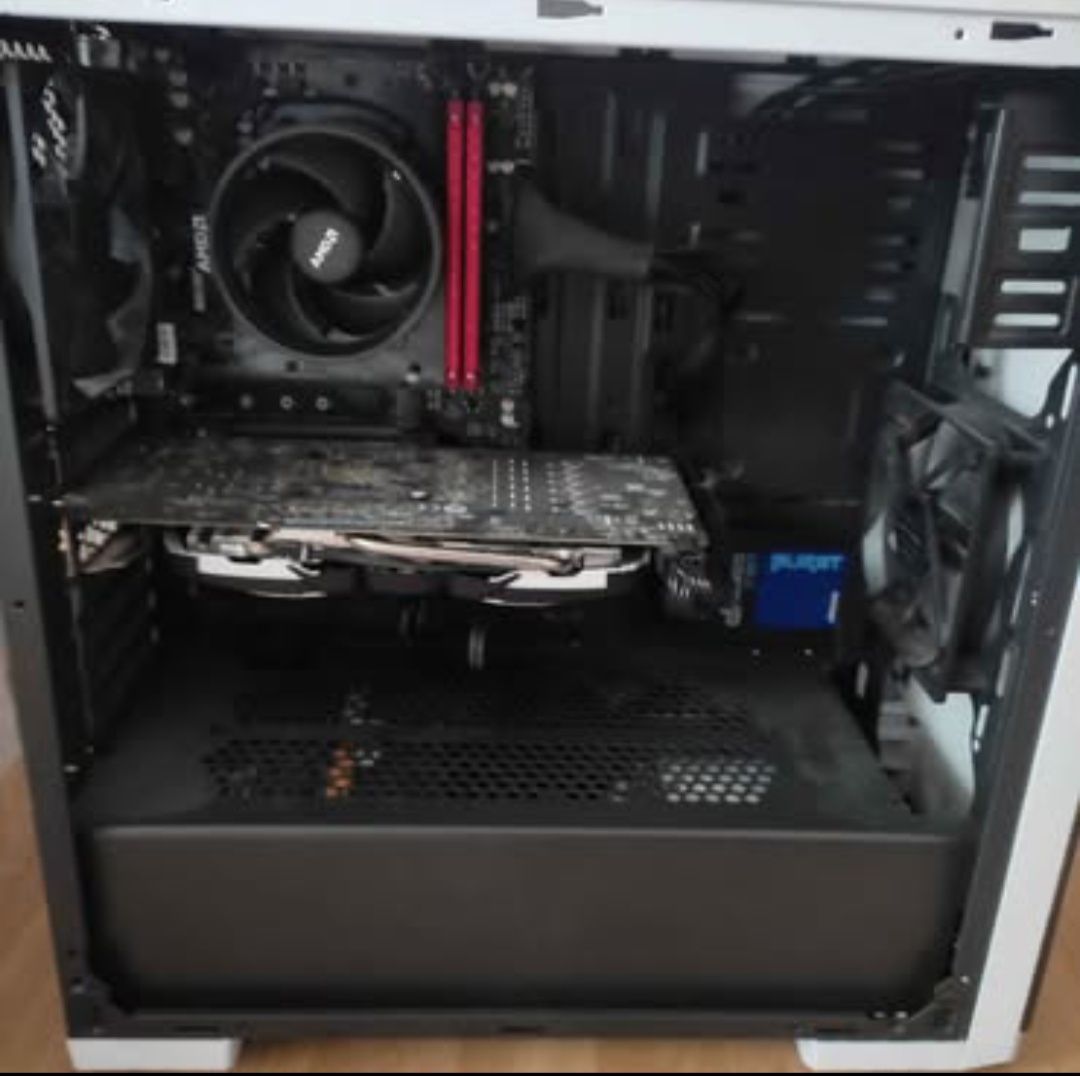 Komputer stacjonarny+ monitor