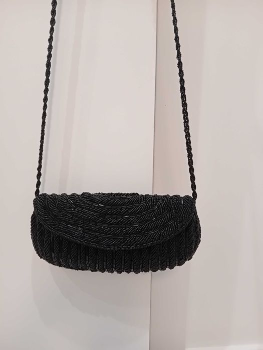 Piękna torebka z czarnych koralików