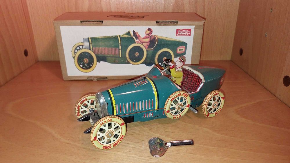 Brinquedo de corda em chapa
