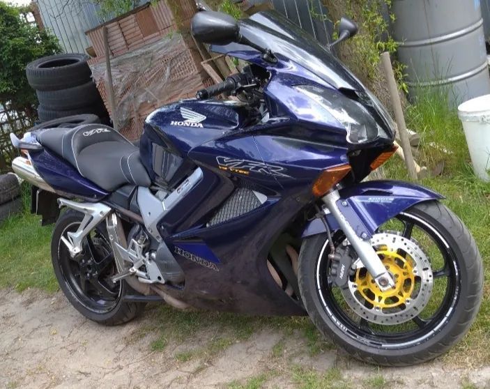 Honda VFR Honda VFR 800 VTEC 2002 w pełni sprawny oryginalny tanio bez ABS