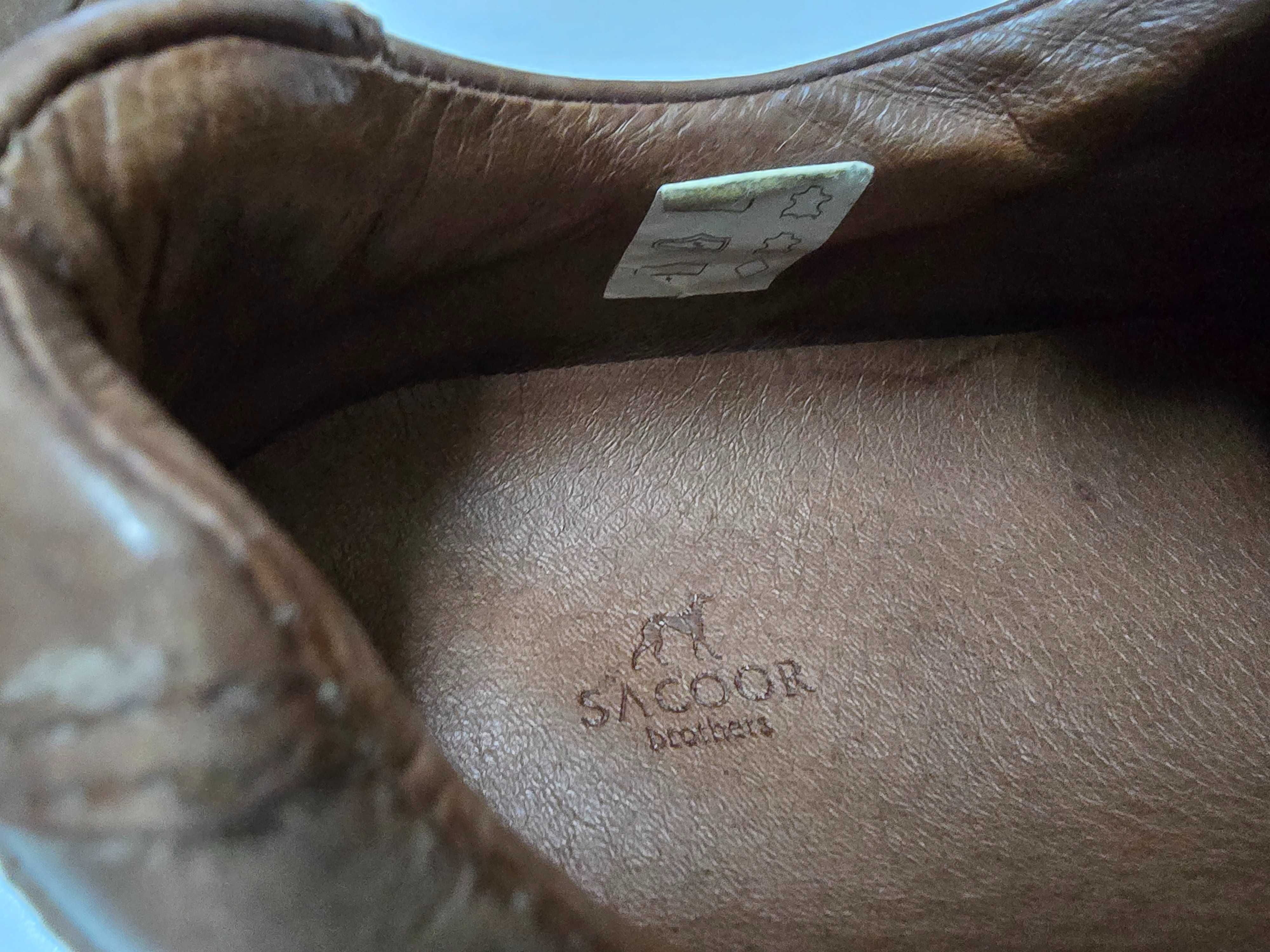 Sapatos Sacoor em Pele