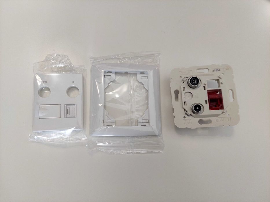 Tomada parede rede + TV (RJ45 + Coaxial)