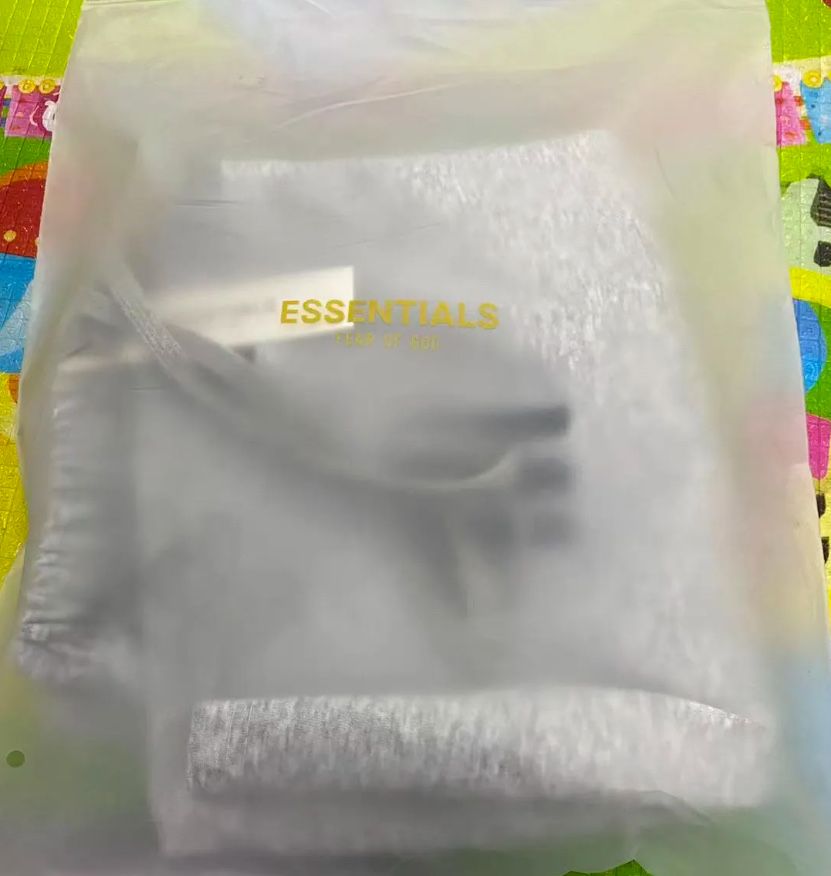 Шорти essentials