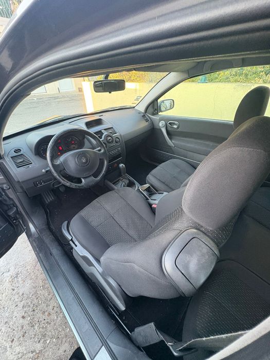 Carro do ano 2003 Renault Megane 2
