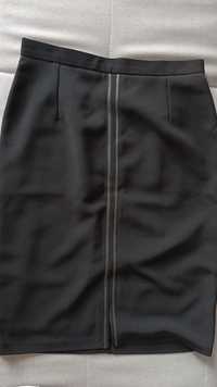 Spódnica czarna, rozmiar 40, za kolano, Midi, materiał lejący