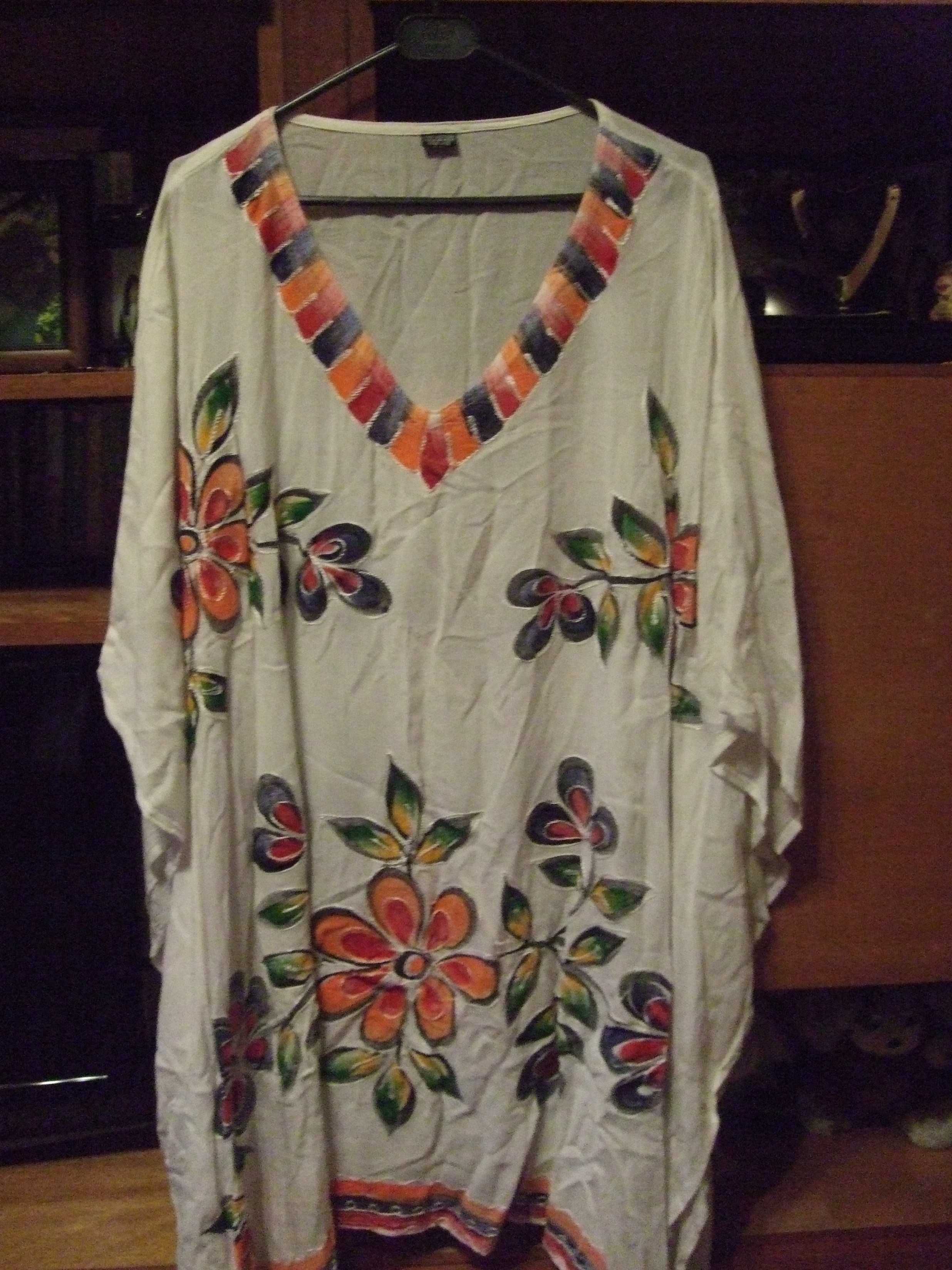 Блуза женская вышивкой.