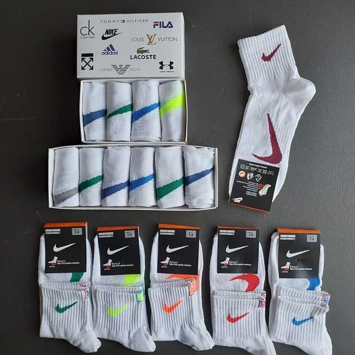 Середні шкарпетки Nike. Мужские, яркие, спортивные носки