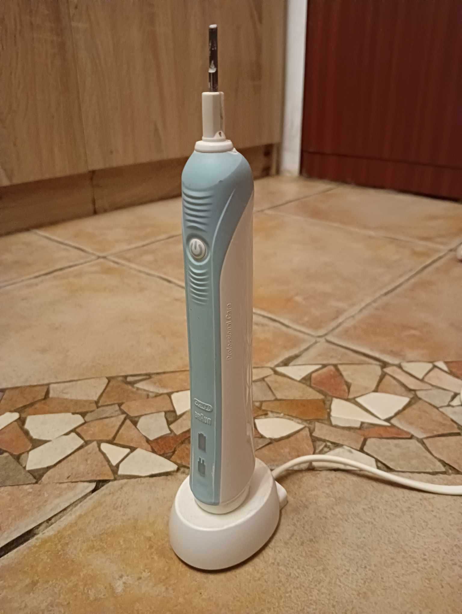 Szczoteczka elektryczna Braun Oral-B 500 Professional Care + 2 główki