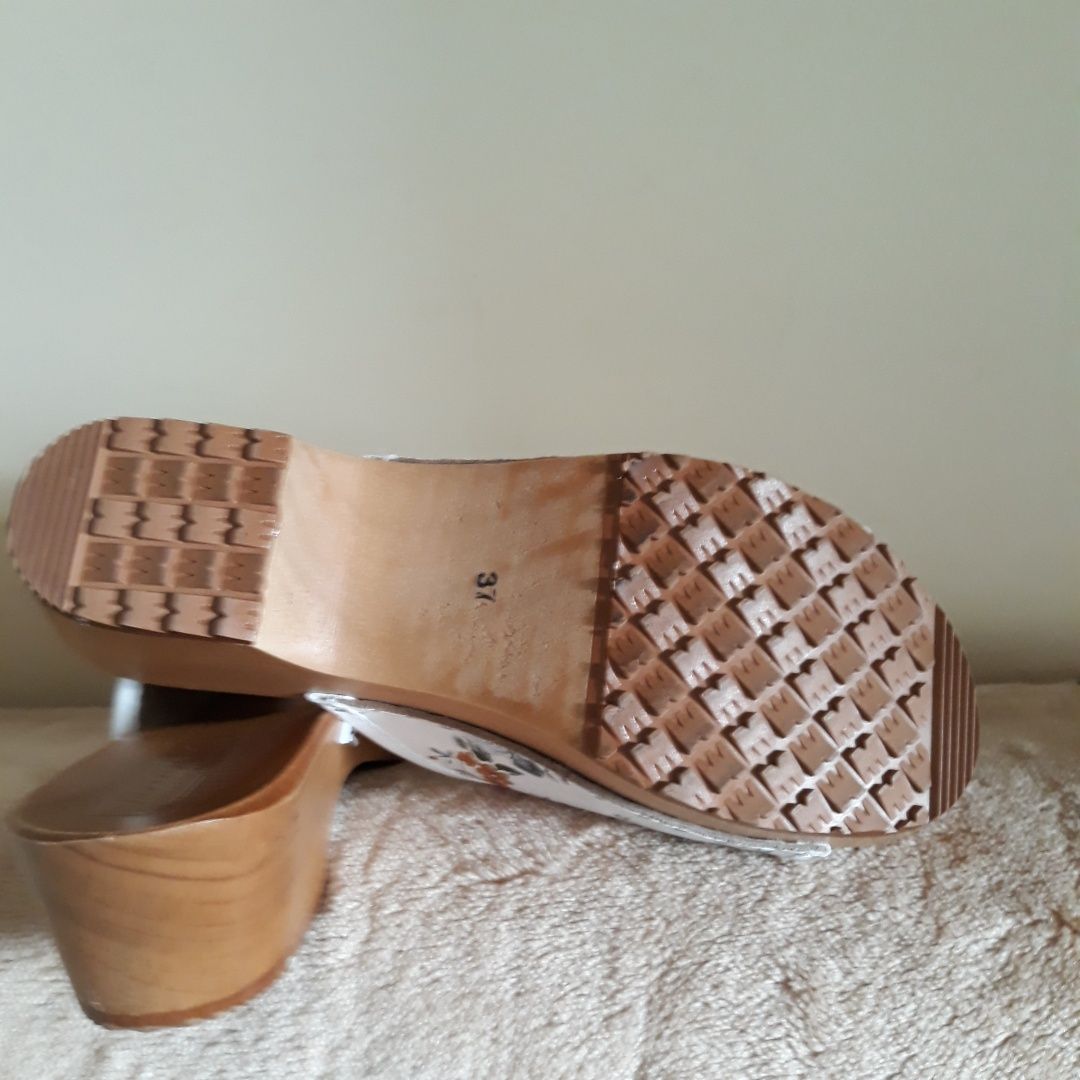 Nowe drewniaki sprzedam