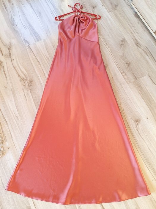 Sukienka satynowa koralowy 36-38 długa