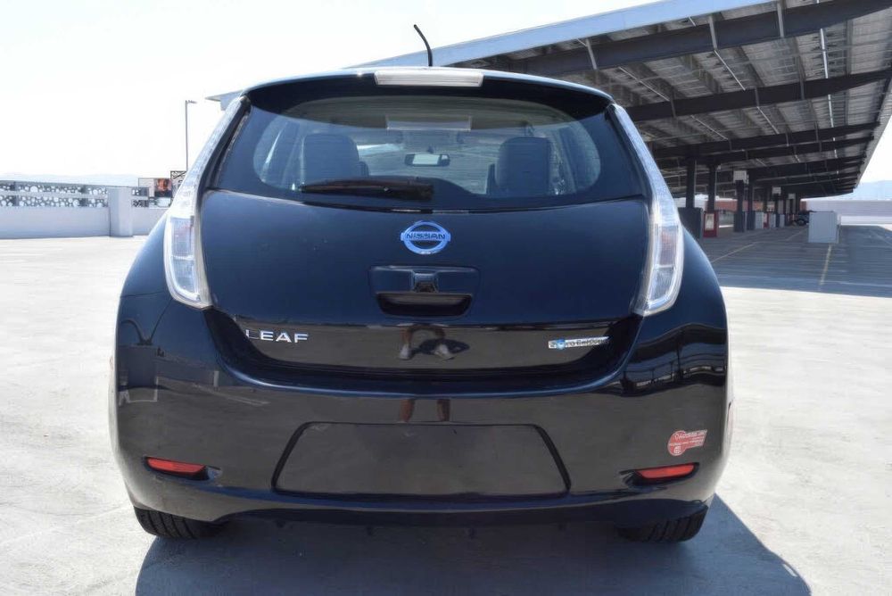 Nissan LEAF SL      2015