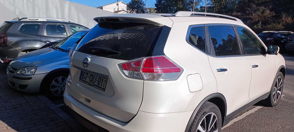 Nissan X-trail 2016 gasoleo, estofos em pele, 7 lugares