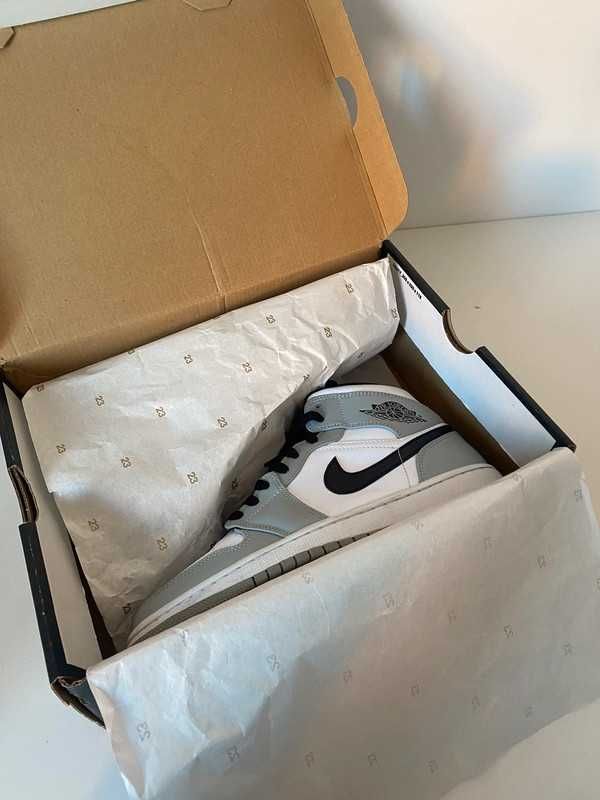 Nike  Jordan 1 Mid Light Smoke Grey 39