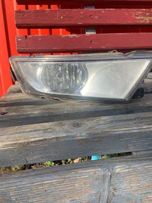 Skoda Octavia A7 фара протитуманна права