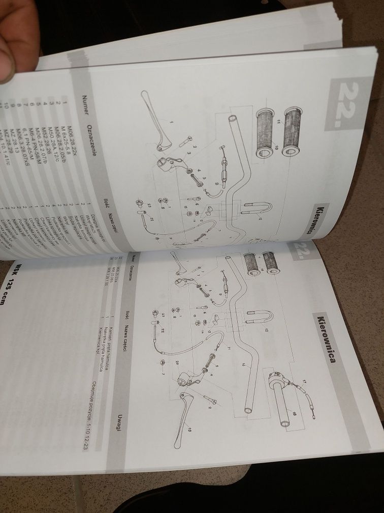 Sprzedam kpl oslony boczne wsk125 m06-b1 + instrukcja obsługi katalog