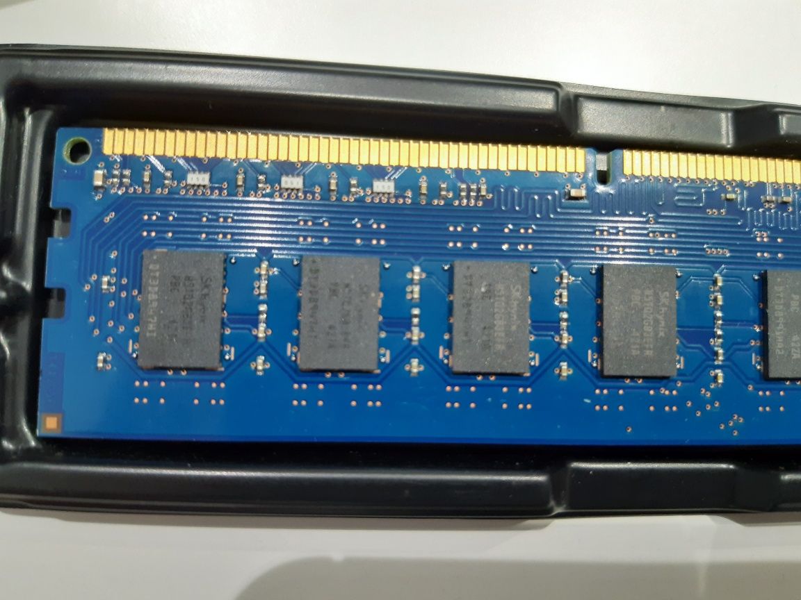 Pamięć RAM 2x Hynix 4GB PC3-12800U 1600Hz