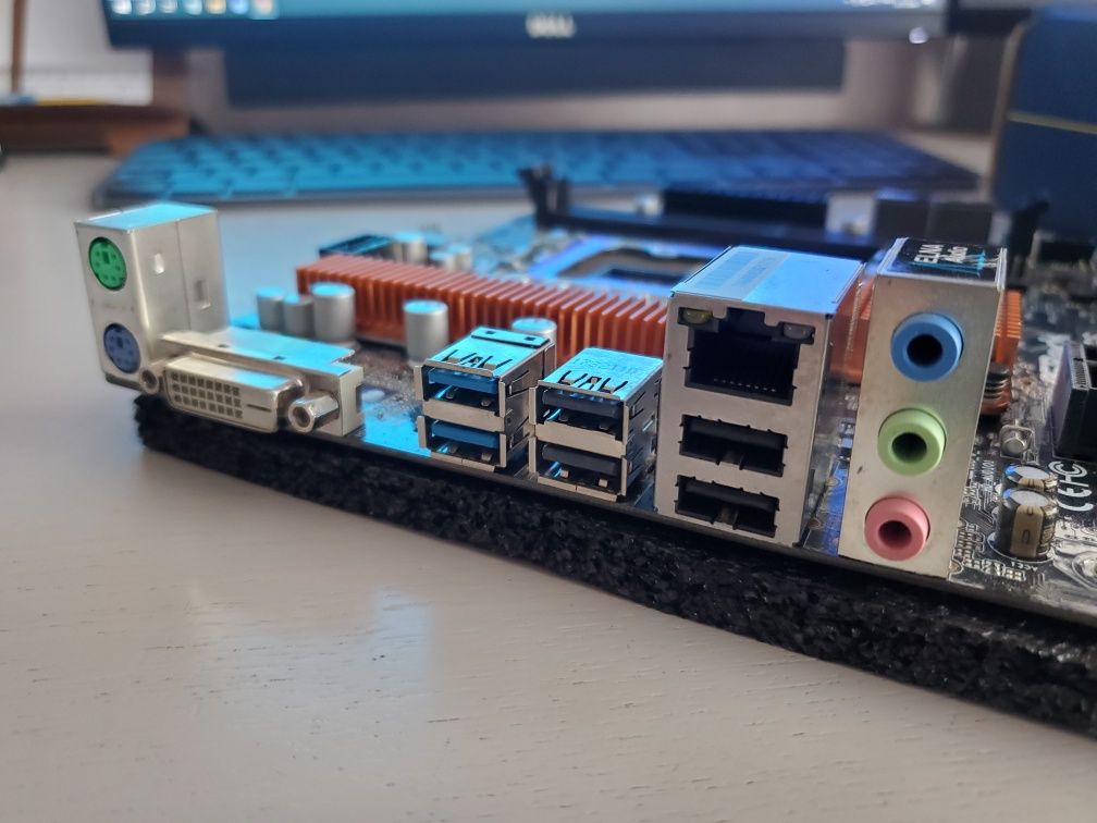 Материнська плата ASRock H11M-DGS socket 1151
