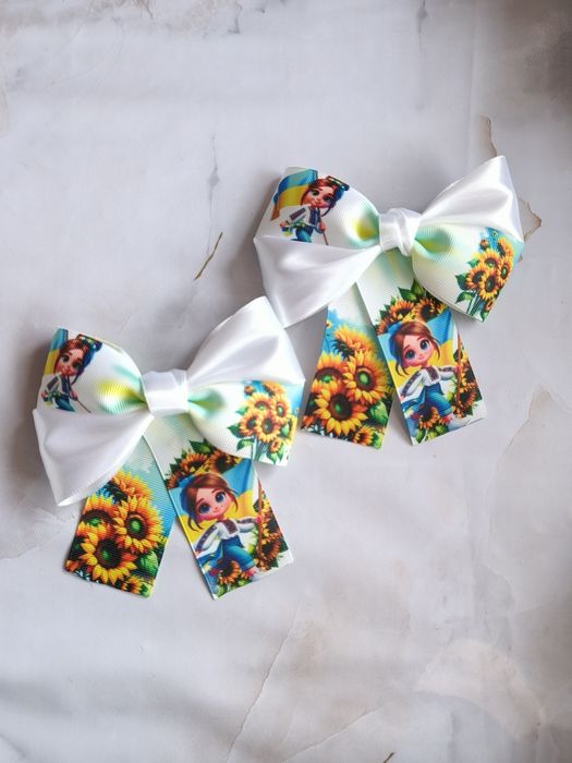 Бантики зі стрічок в українському стилі