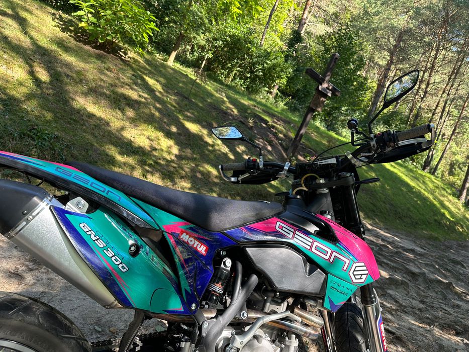 Geon Dakar GNS 300r