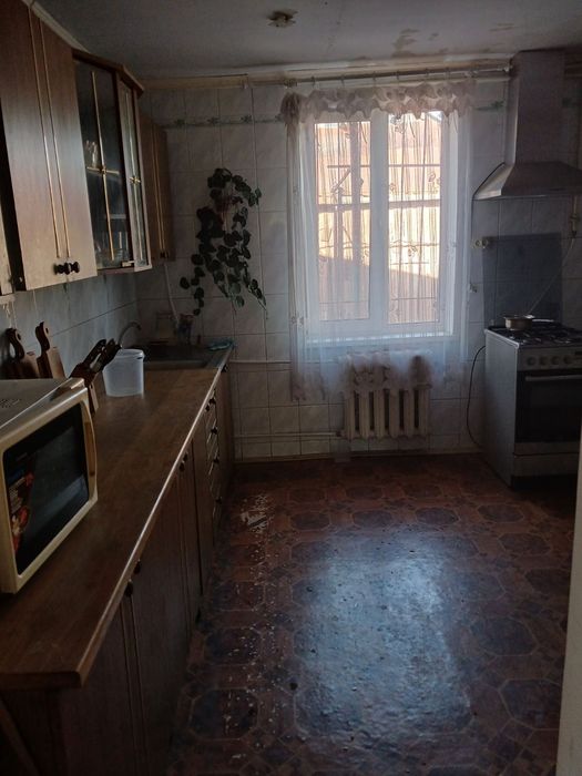 Продається будинок в с.Новомайське ,4 км. від Зарічного.