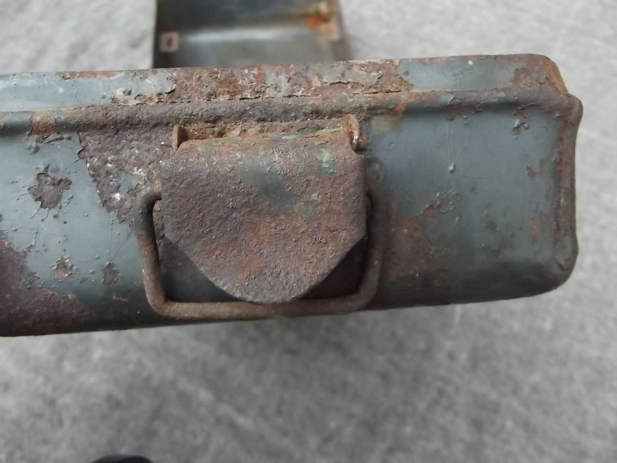 Apteczka metalowa PRL