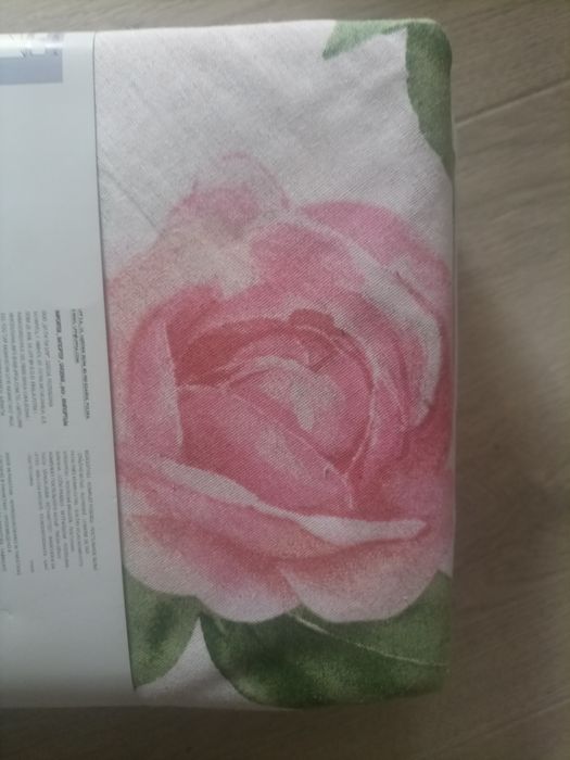 Posciel w róże z bawełny SINSAY 220/200cm komplet pościeli w kwiaty