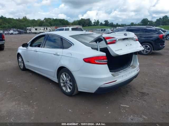 Ford Fusion Hybrid SEL 2019 -