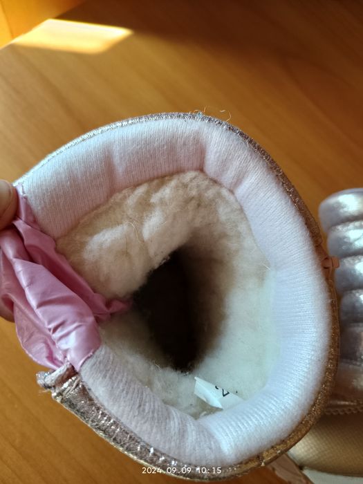 Зимові сапожки на дівчинку