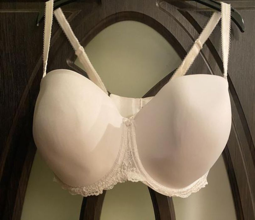 Бюстгальтер,нижня білизна 95G