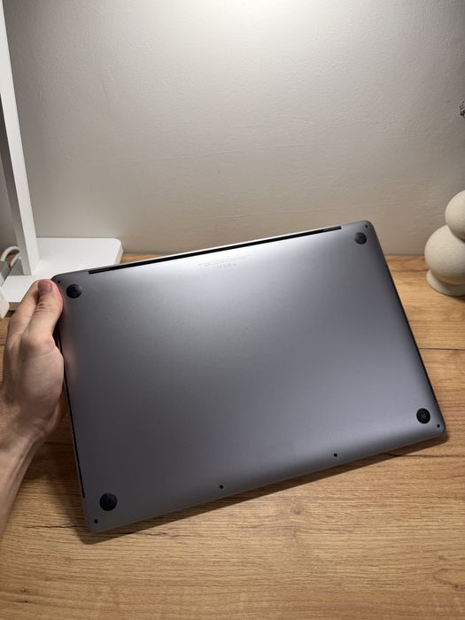 MacBook Pro 16 2019 I9 32GB 1TB Radeon 5500