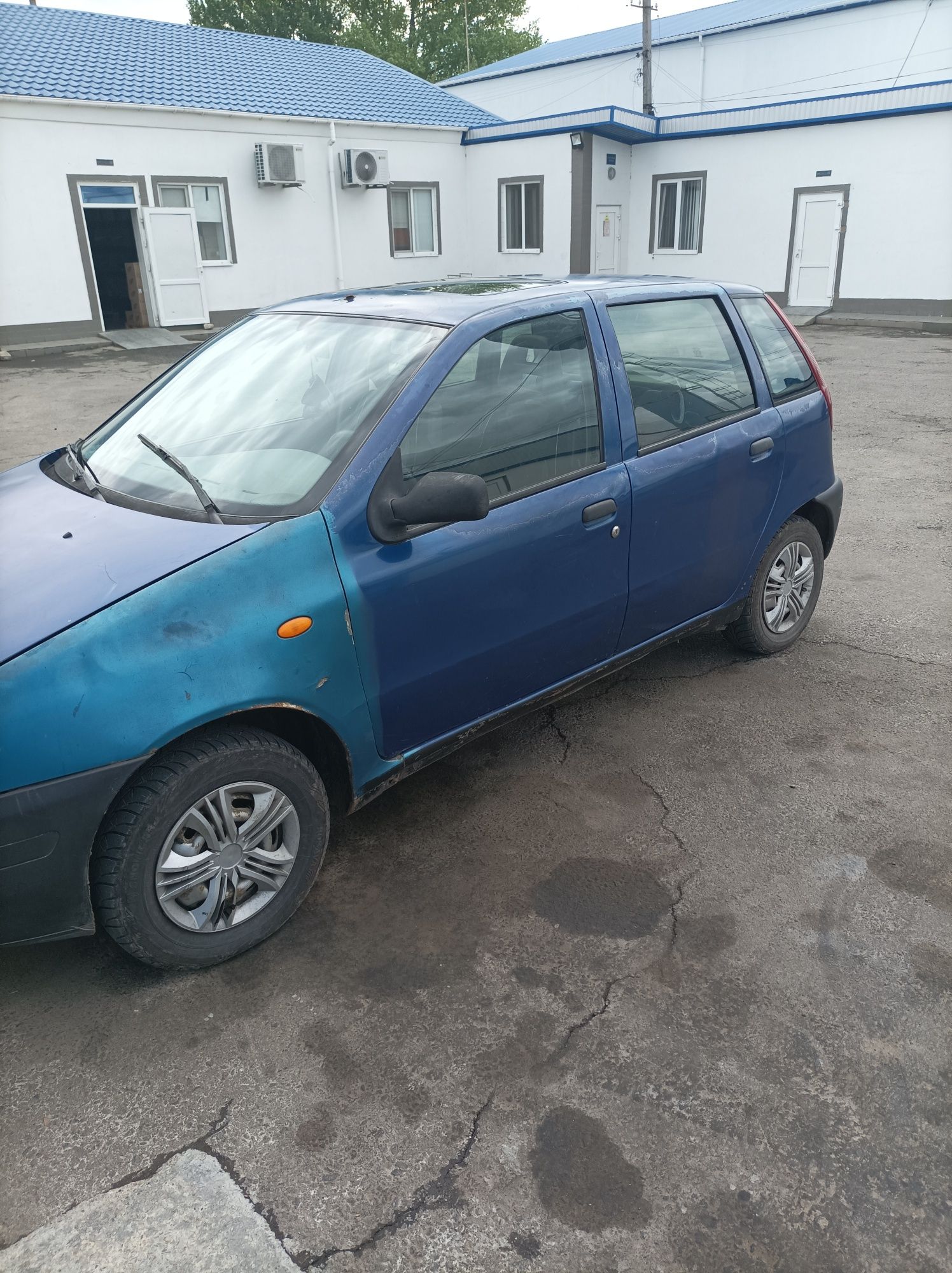 Продам чудовий та економний автомобіль