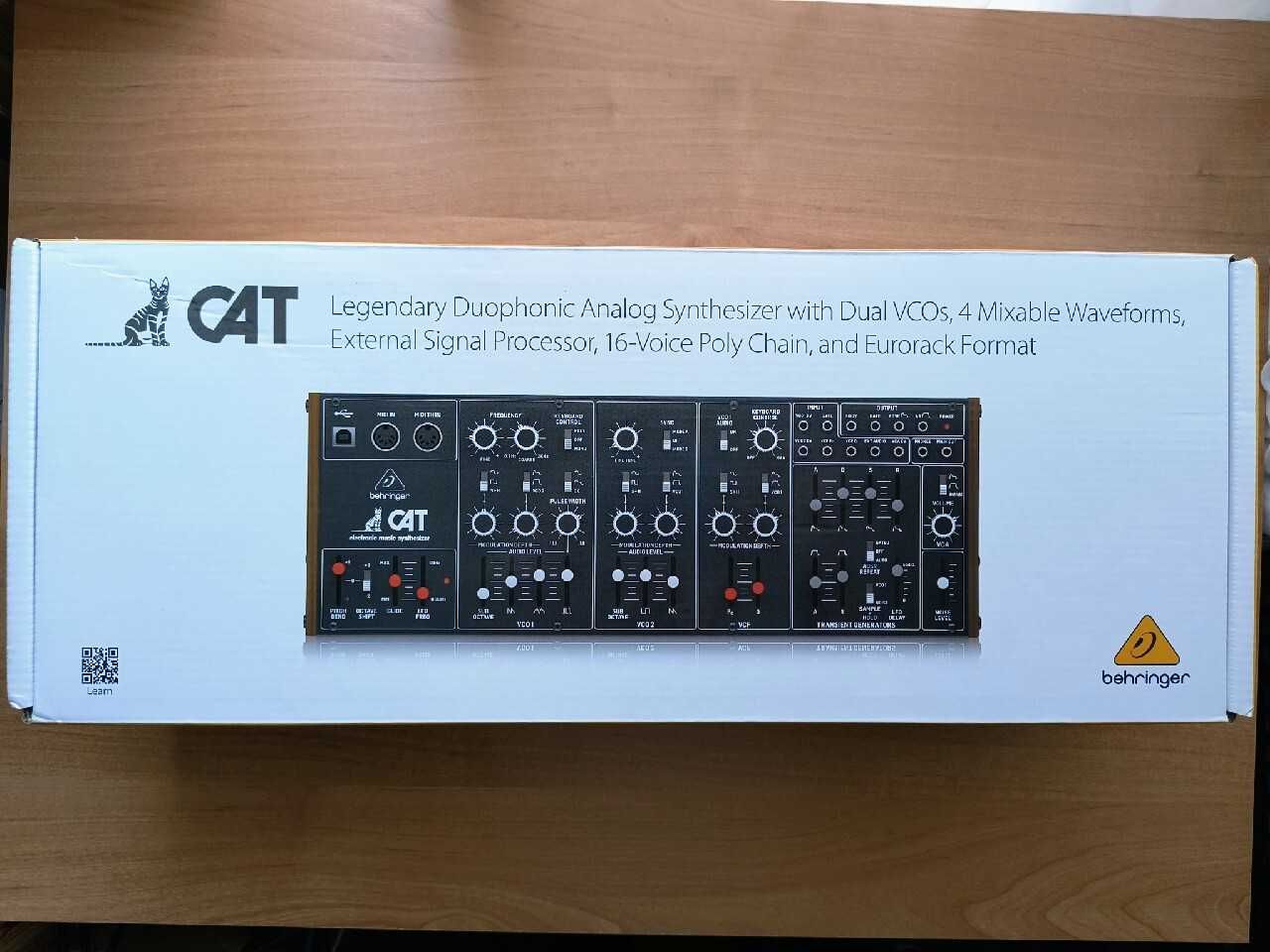 Syntezator Behringer CAT