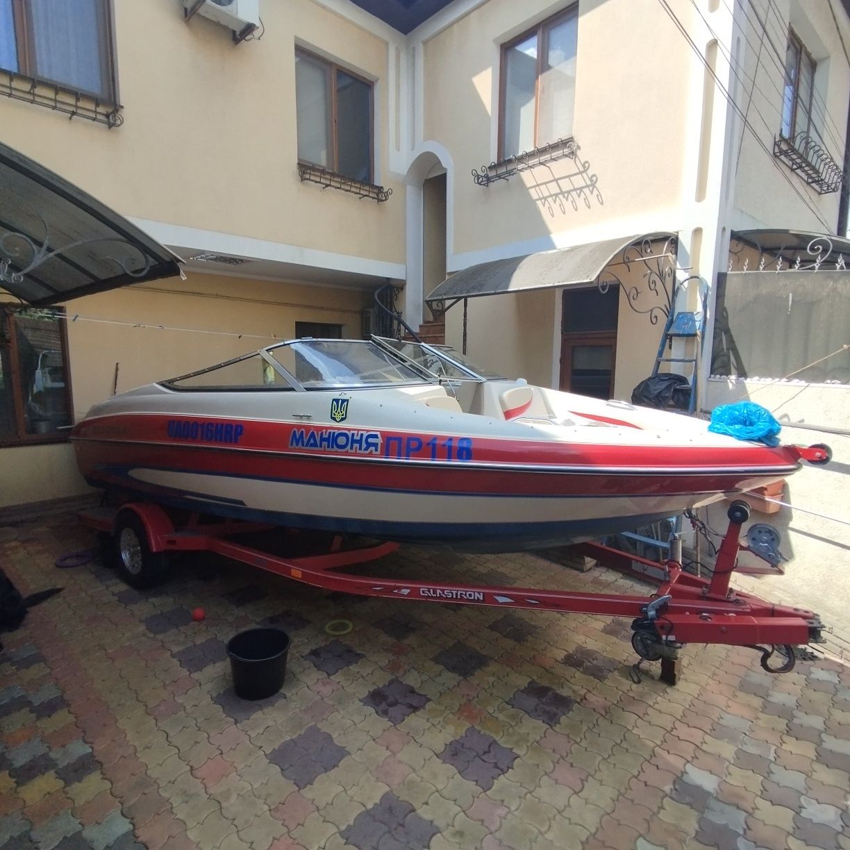 Катер Glastron 205