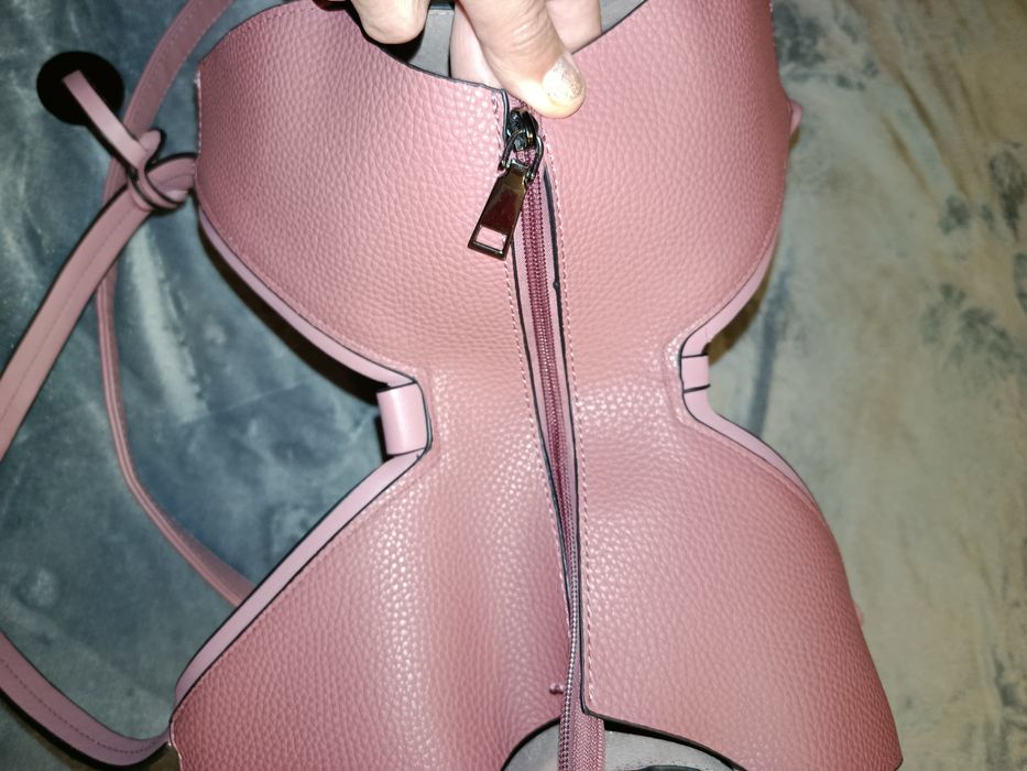 Продам шкіряну сумку фірми Caprisa