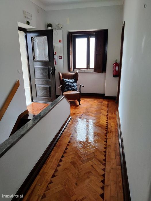 Quarto - localizado em Peniche