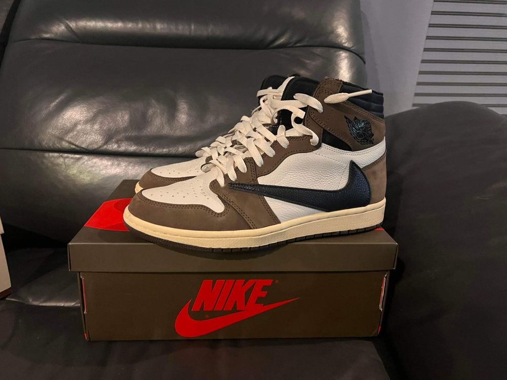 Air jordan 1 high og travis scott