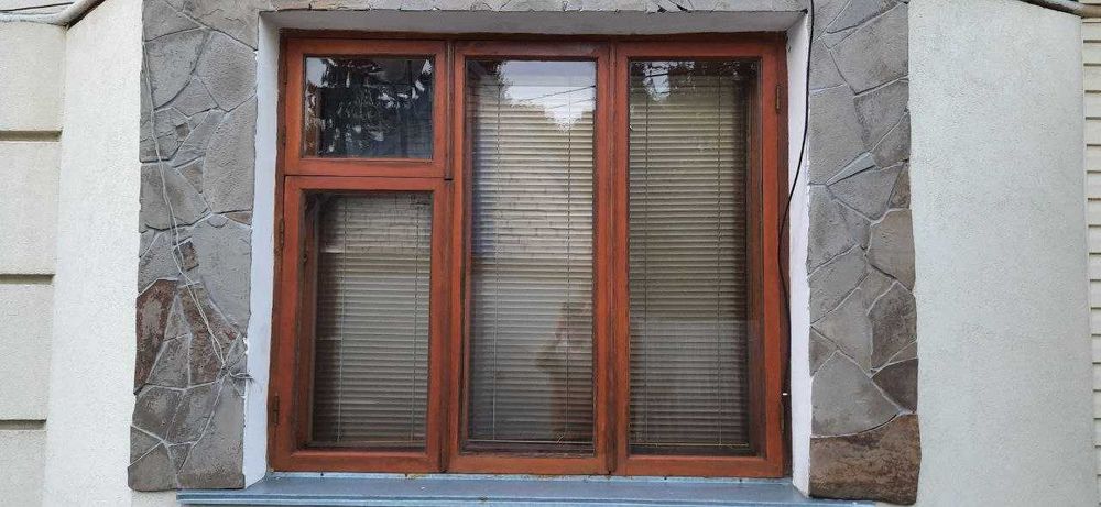 2 вікна дерев'яних 1,65х1,45 подвійна рама