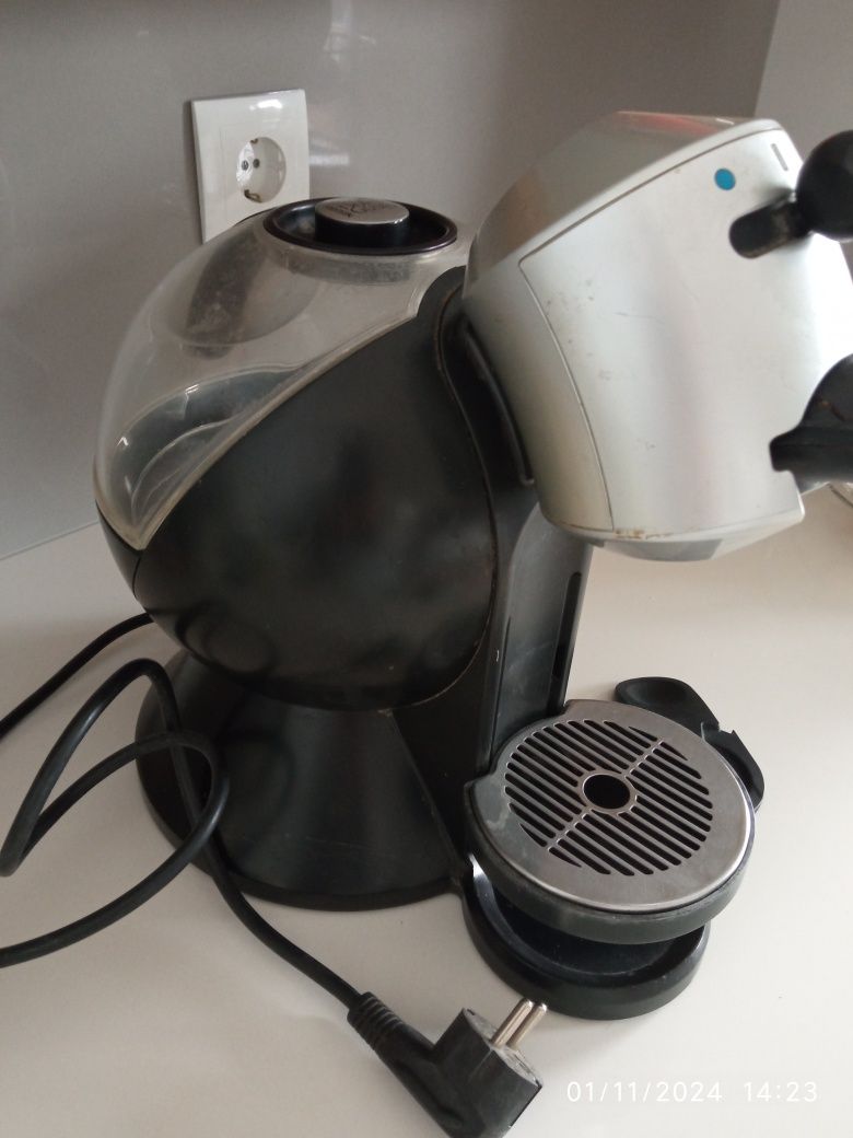 Máquina de café Doce Gusto Nescafé