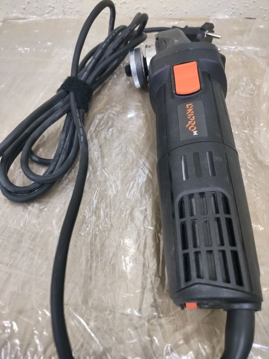 Болгарка мережева Dnipro-M GS 120 S.