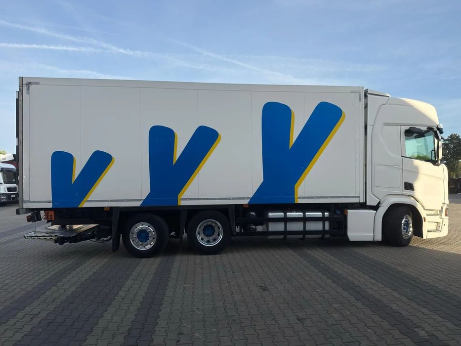 Scania R450  Chłodnia R450 2018 r oś skrętna ,alufelgi ,winda