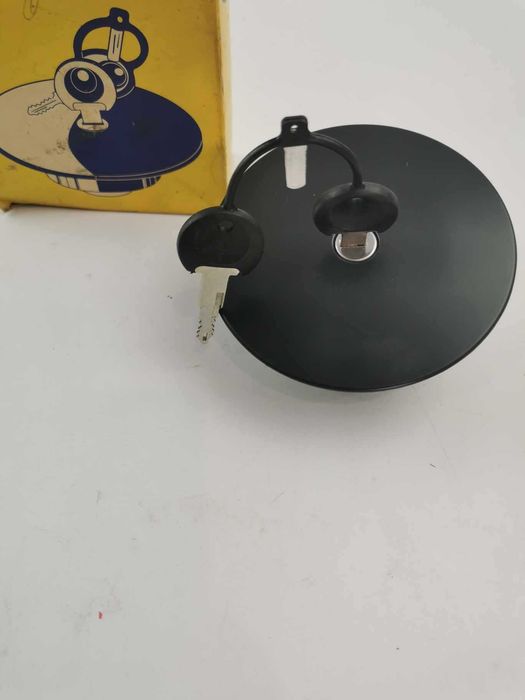 Korek wlewu paliwa Renault Clio 90- + kluczyk