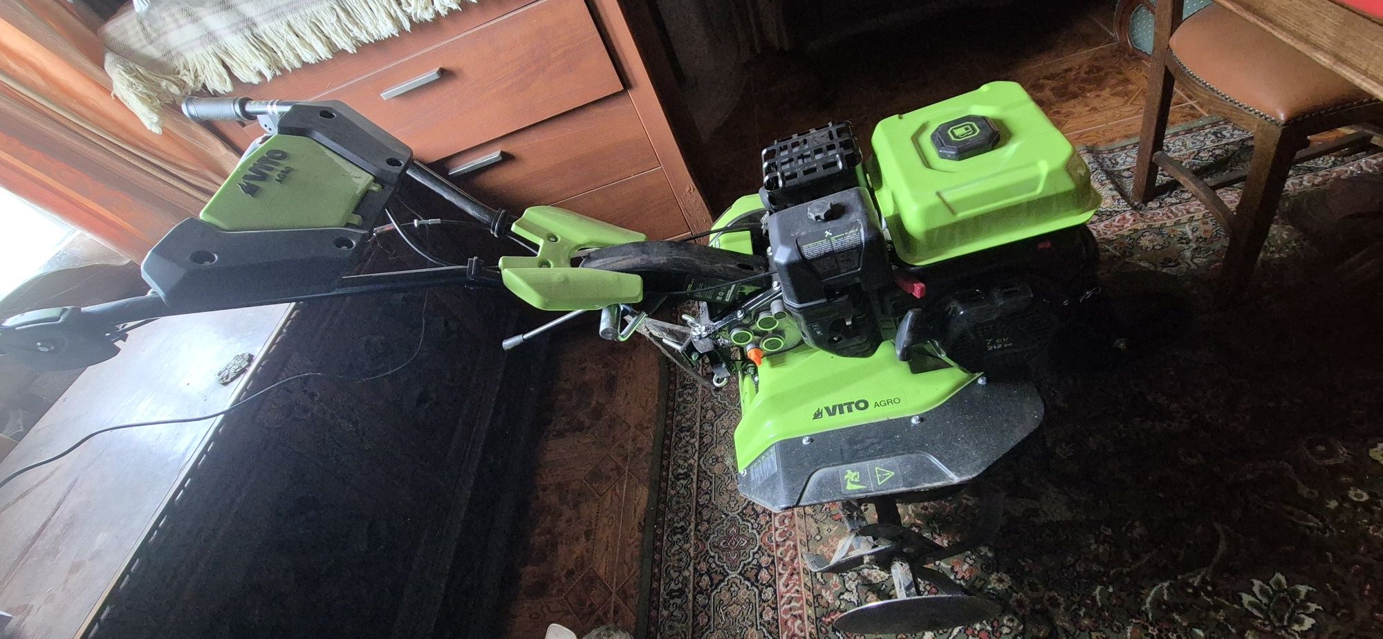 Moto enxada (pouco uso)