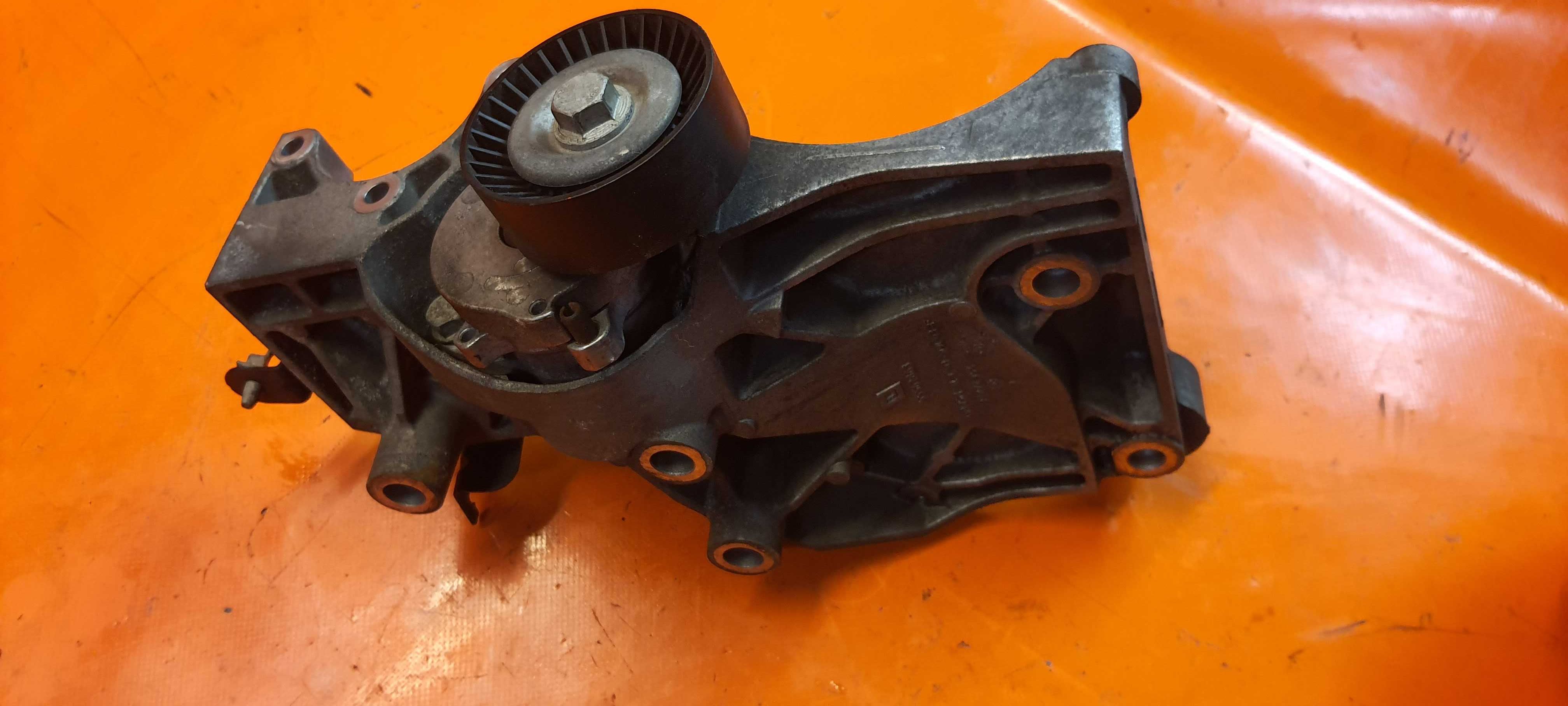 178J Łapa Podstawa Alternatora Opel Insignia A 2.0 CDTI