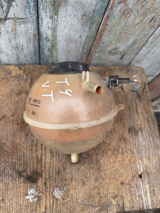 Бачок расширительный Volkswagen Transporter T4